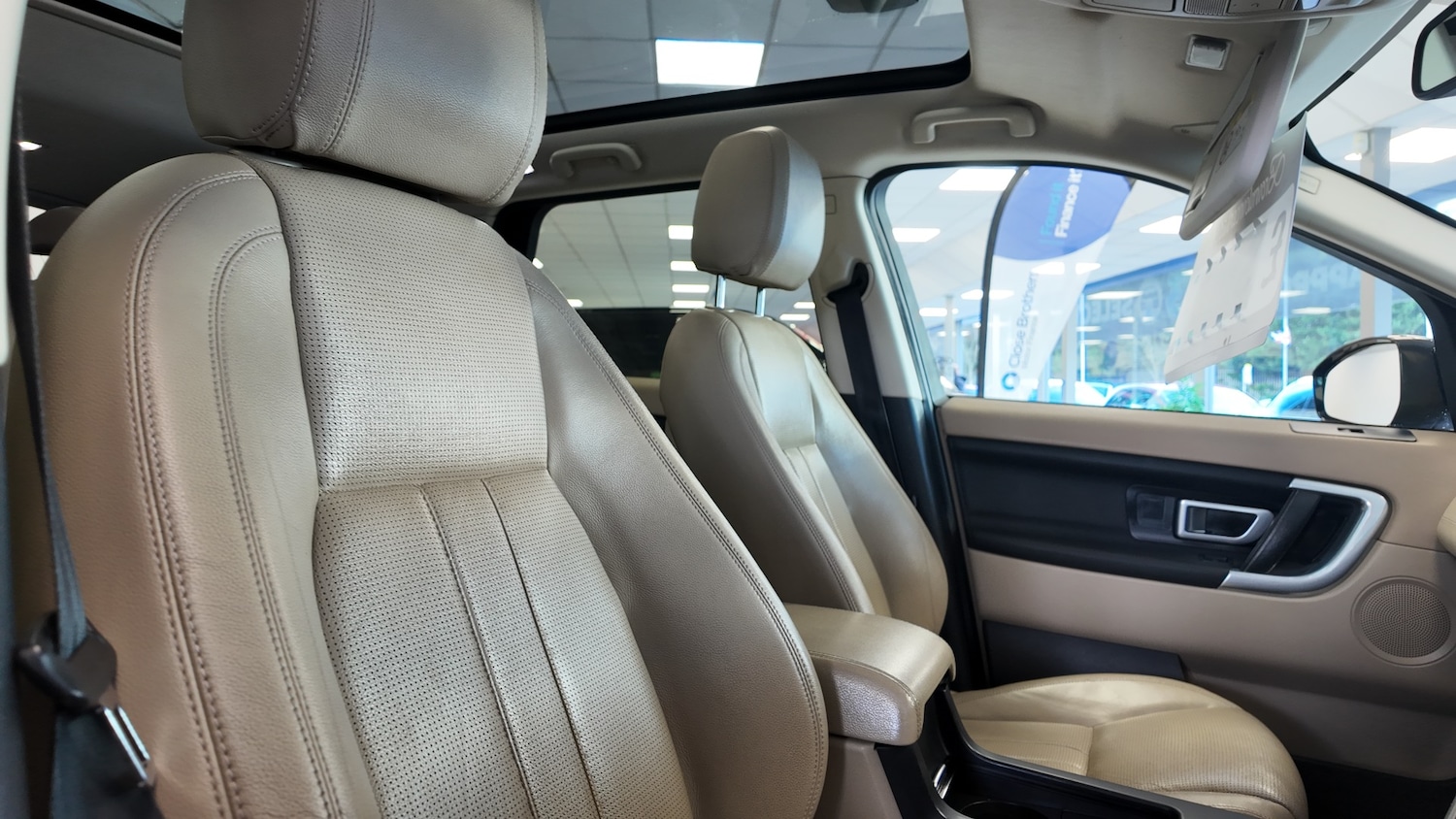 Used Land Rover Discovery Sport 2016 for sale - 76891670: Photo 12