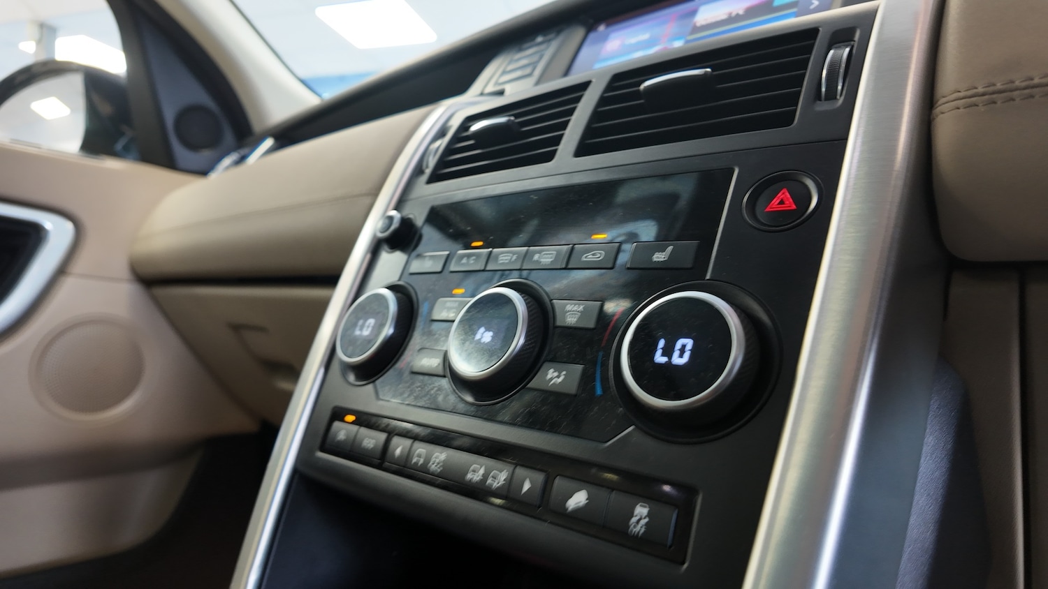 Used Land Rover Discovery Sport 2016 for sale - 76891670: Photo 16