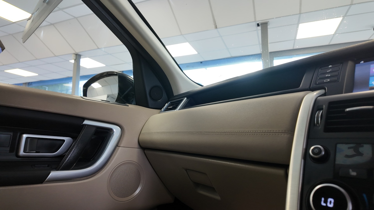 Used Land Rover Discovery Sport 2016 for sale - 76891670: Photo 19