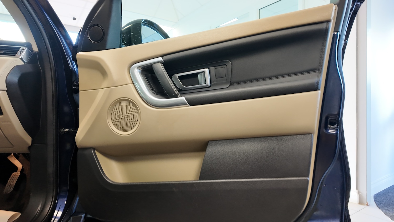 Used Land Rover Discovery Sport 2016 for sale - 76891670: Photo 21