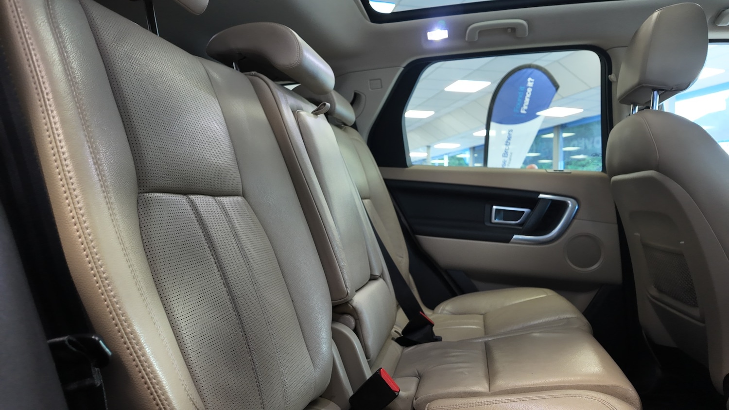 Used Land Rover Discovery Sport 2016 for sale - 76891670: Photo 24