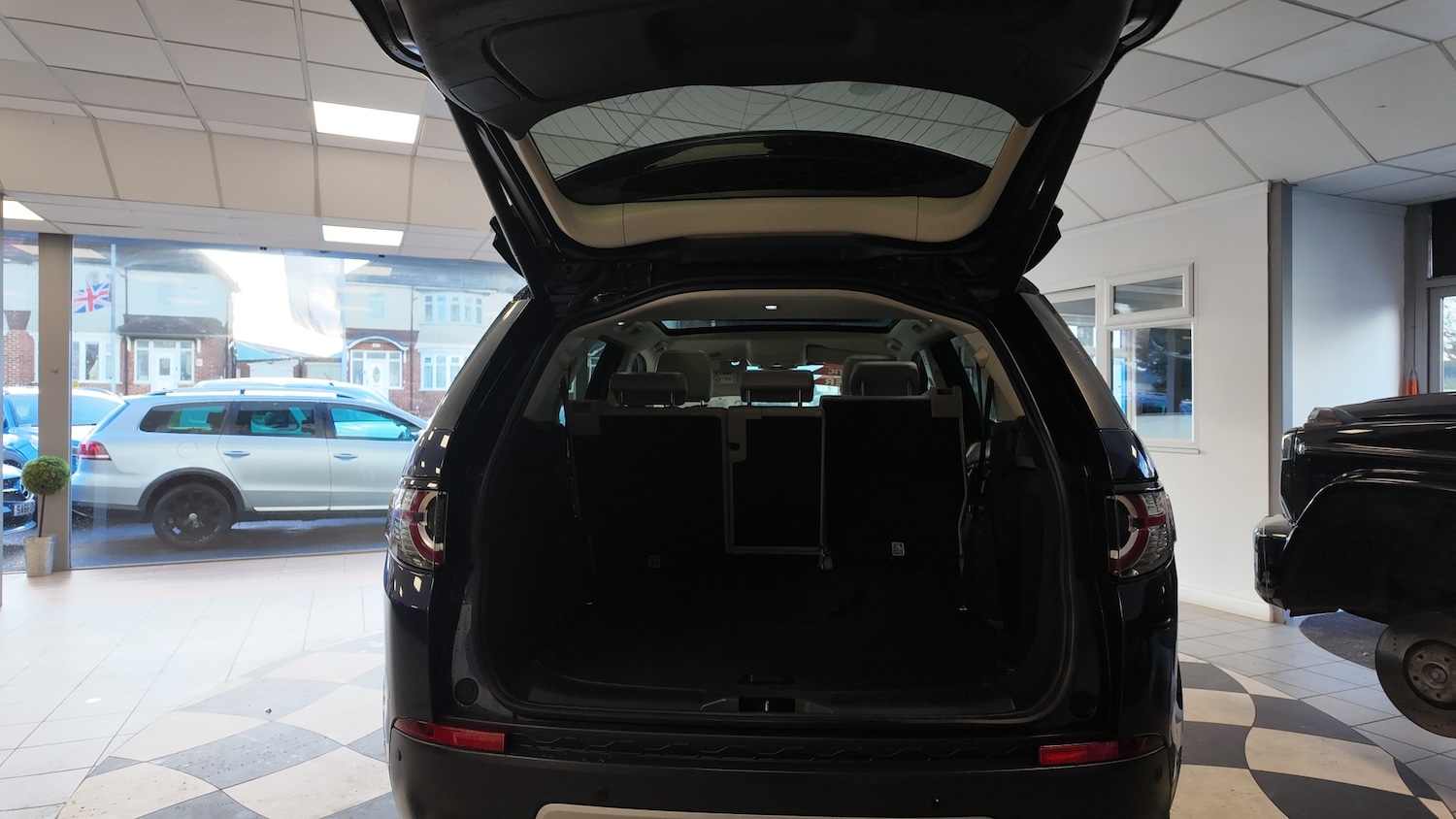 Used Land Rover Discovery Sport 2016 for sale - 76891670: Photo 28