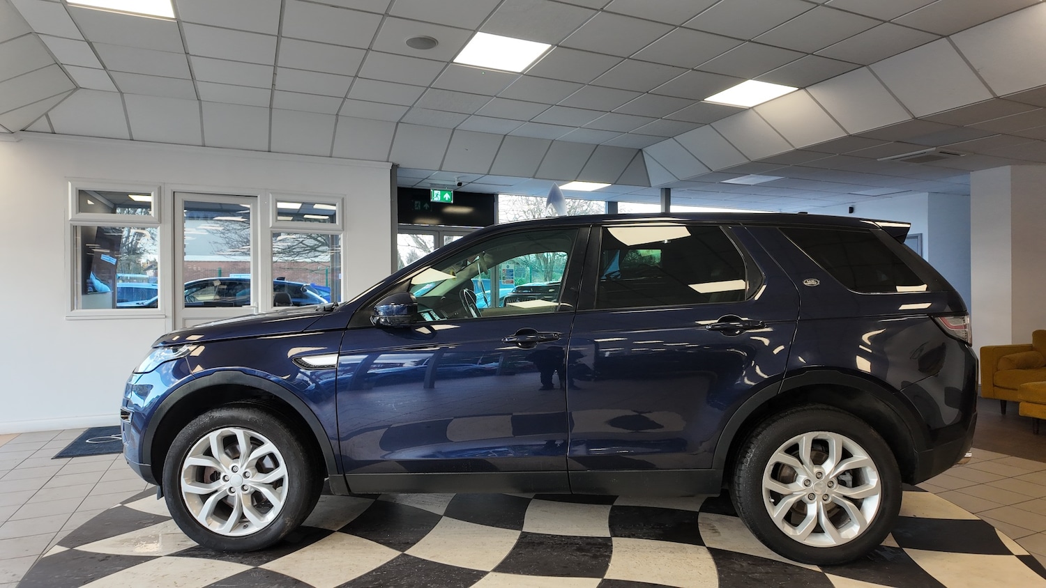 Used Land Rover Discovery Sport 2016 for sale - 76891670: Photo 4