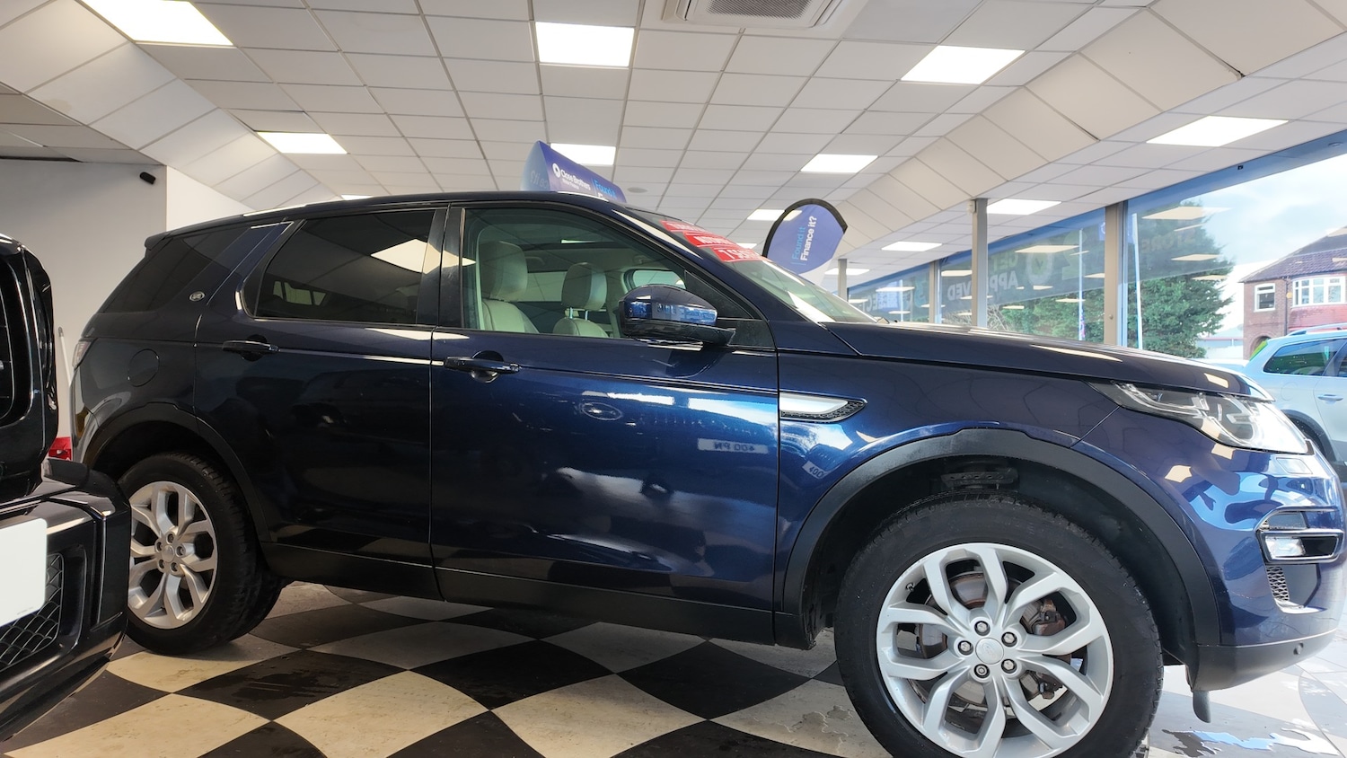 Used Land Rover Discovery Sport 2016 for sale - 76891670: Photo 6