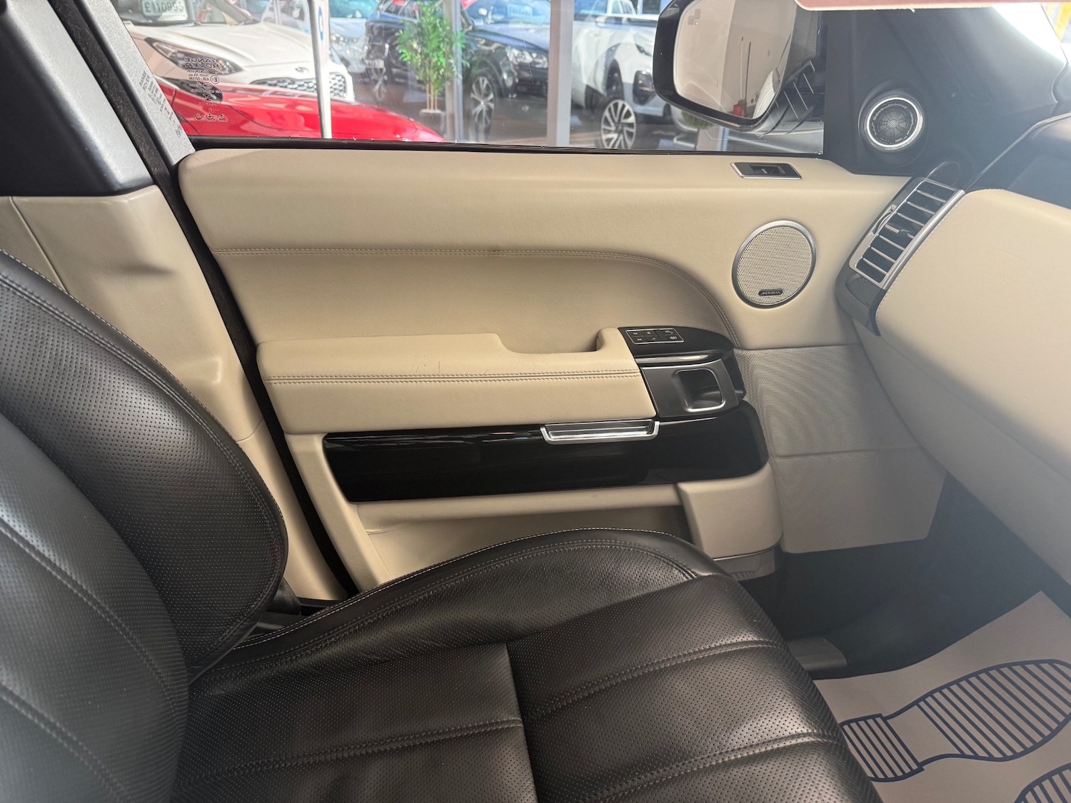 Used Land Rover Range Rover 2015 for sale - 76662592: Photo 35