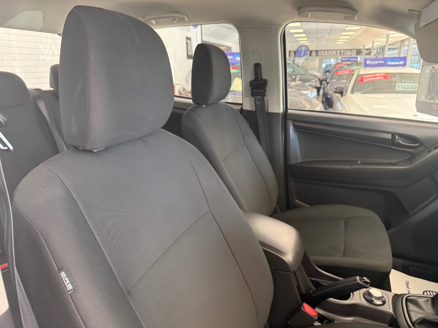 Used Isuzu D-Max 2015 for sale - 77931738: Photo 24