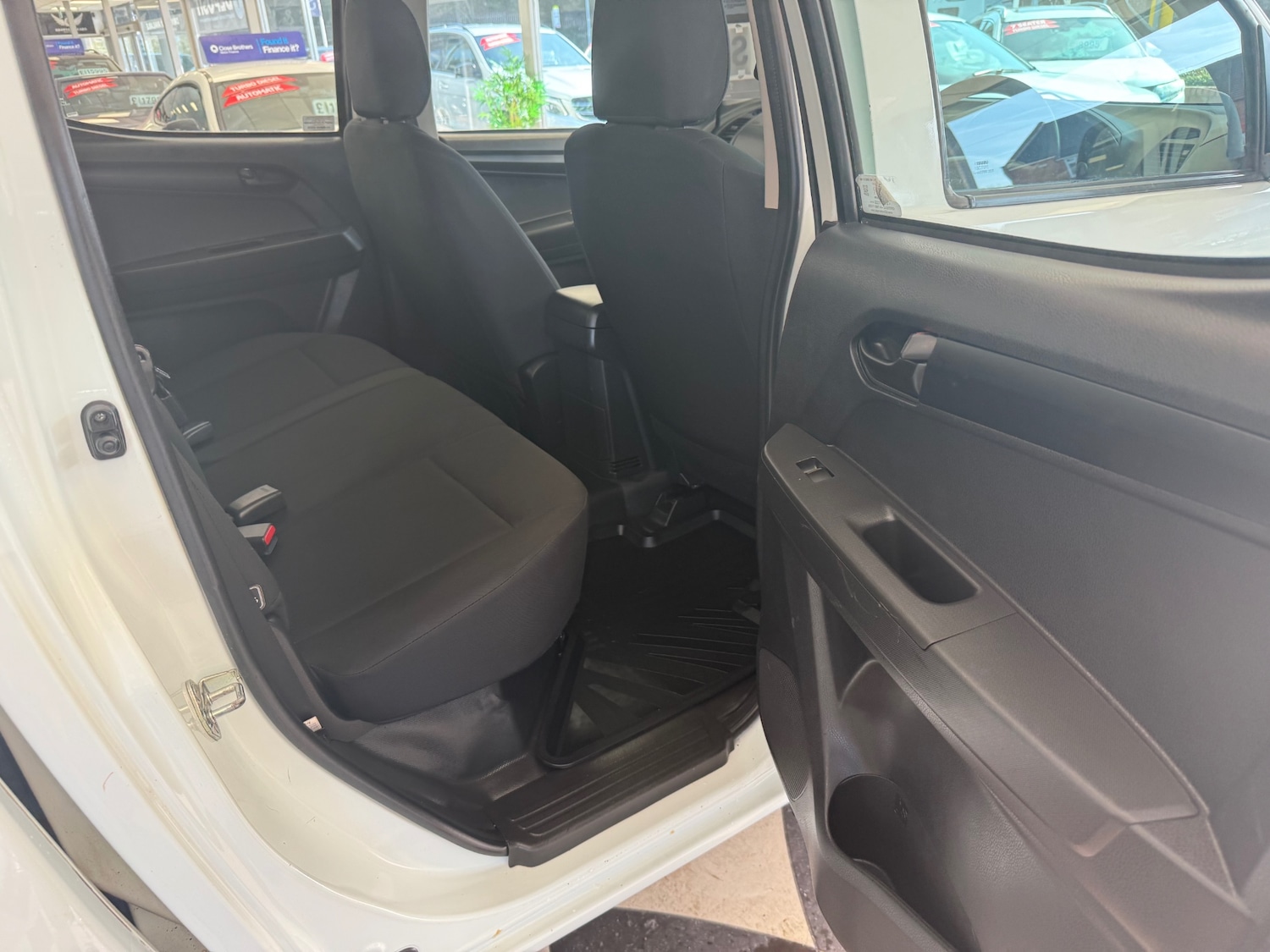 Used Isuzu D-Max 2015 for sale - 77931738: Photo 30