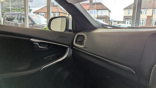 Used Volvo V40 2016 for sale - 75638100: Photo 19