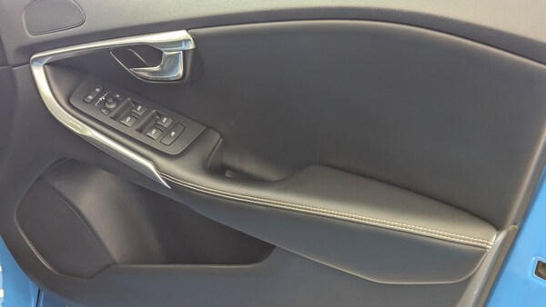 Used Volvo V40 2016 for sale - 75638100: Photo 23