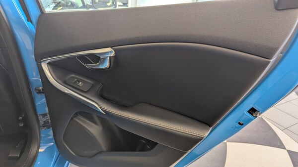 Used Volvo V40 2016 for sale - 75638100: Photo 31