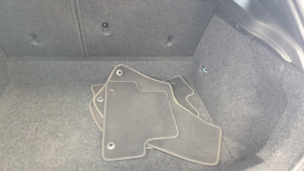 Used Volvo V40 2016 for sale - 75638100: Photo 38