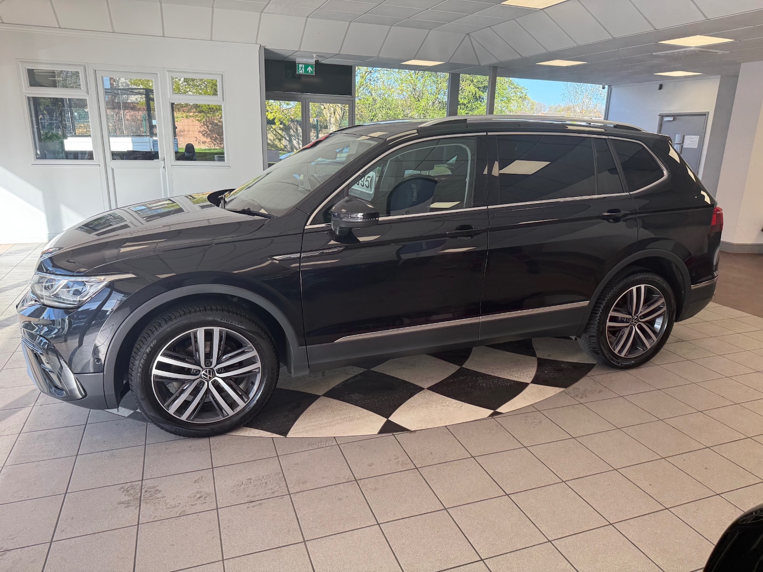 Used Volkswagen Tiguan Allspace 2023 for sale - 78189622: Photo 4