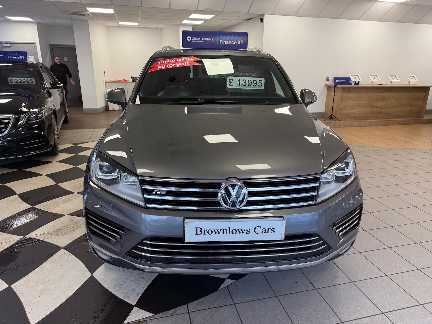 Used Volkswagen Touareg 2016 for sale - 77297173: Photo 2