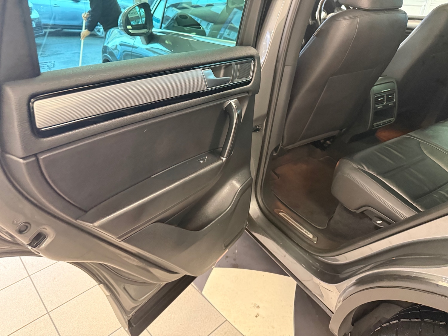 Used Volkswagen Touareg 2016 for sale - 77297173: Photo 47