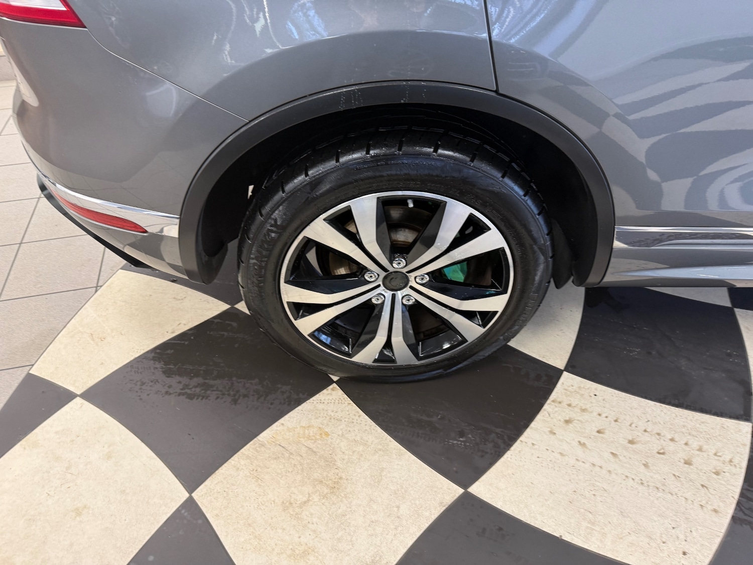 Used Volkswagen Touareg 2016 for sale - 77297173: Photo 8