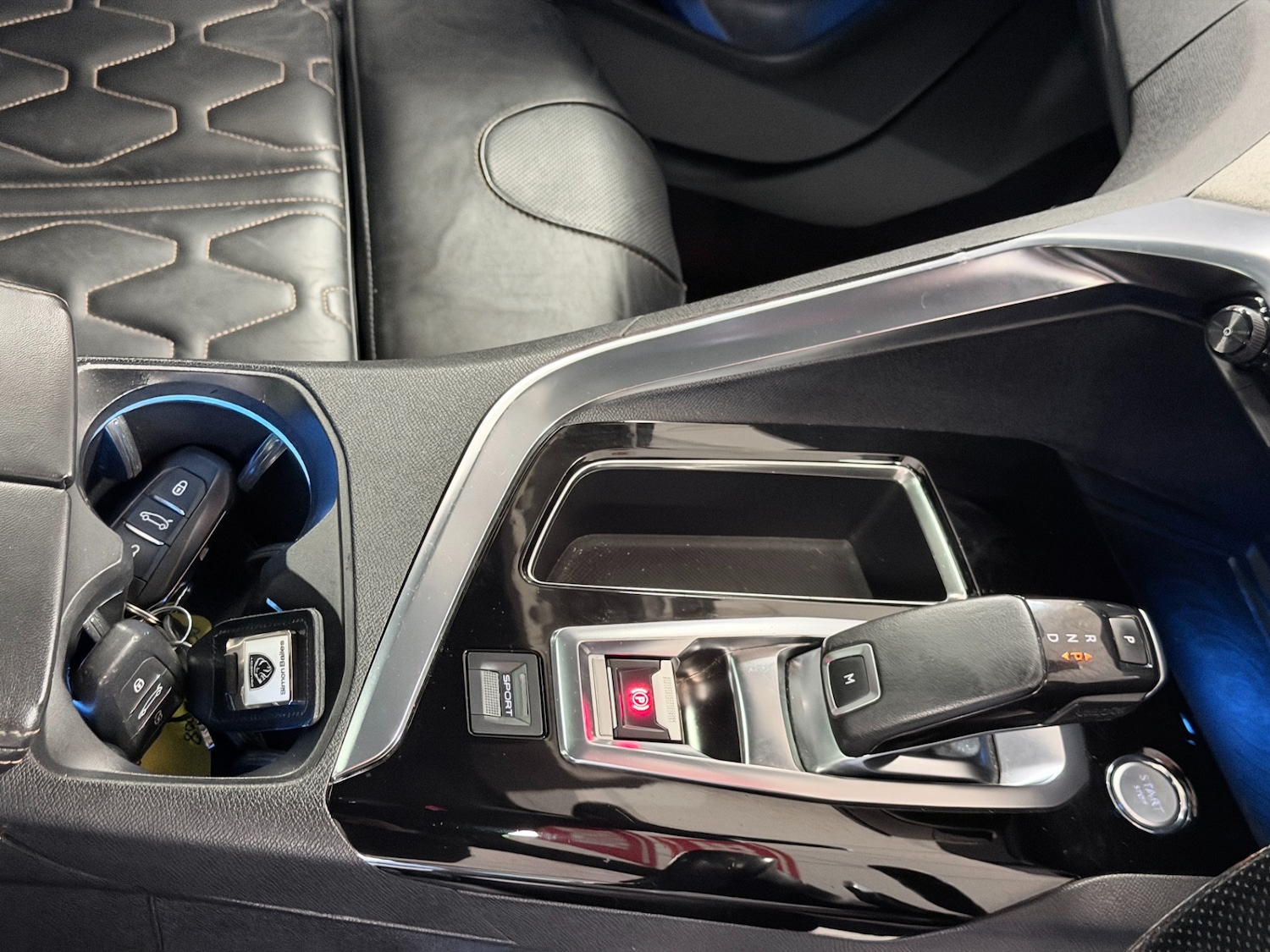 Used Peugeot 3008 2018 for sale - 77147909: Photo 18