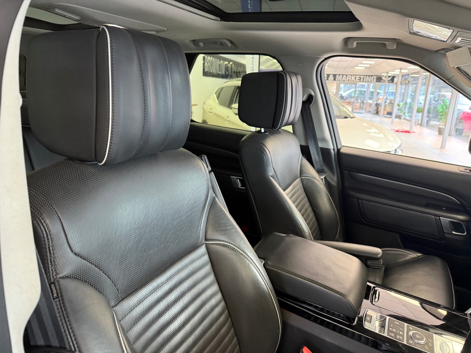 Used Land Rover Discovery 2017 for sale - 77482303: Photo 27