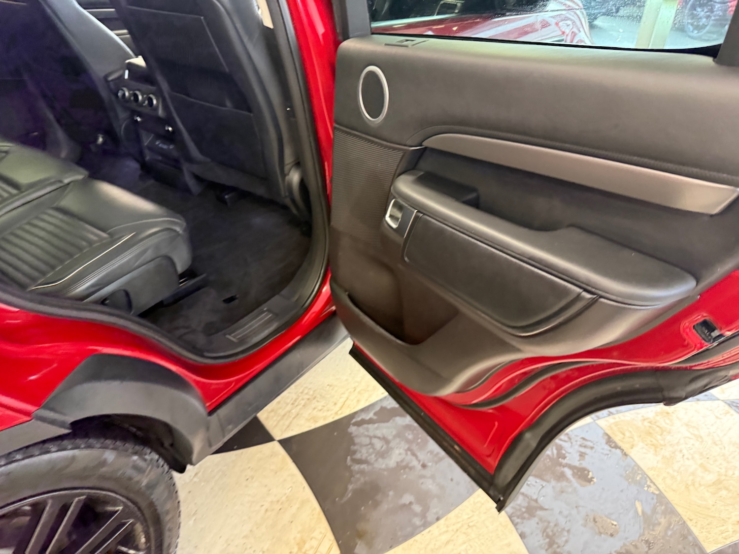 Used Land Rover Discovery 2017 for sale - 77482303: Photo 36