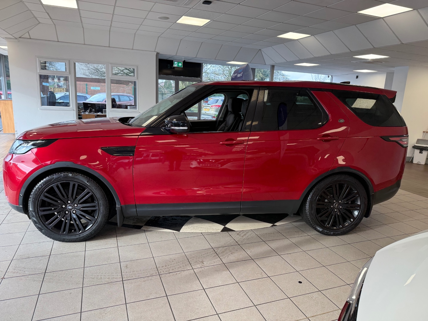 Used Land Rover Discovery 2017 for sale - 77482303: Photo 9