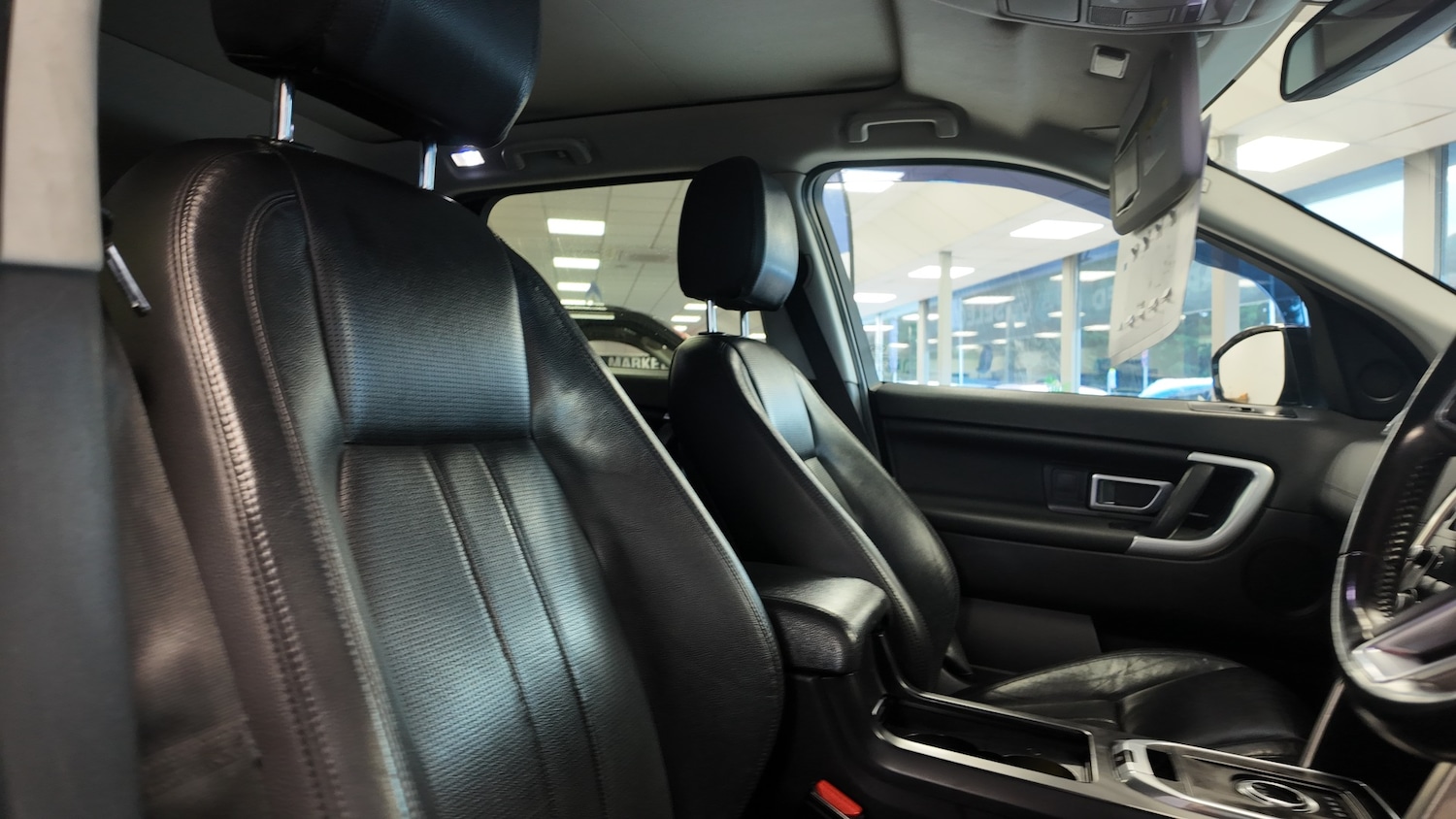 Used Land Rover Discovery Sport 2017 for sale - 76903813: Photo 12