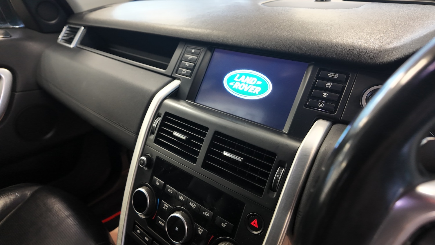 Used Land Rover Discovery Sport 2017 for sale - 76903813: Photo 16