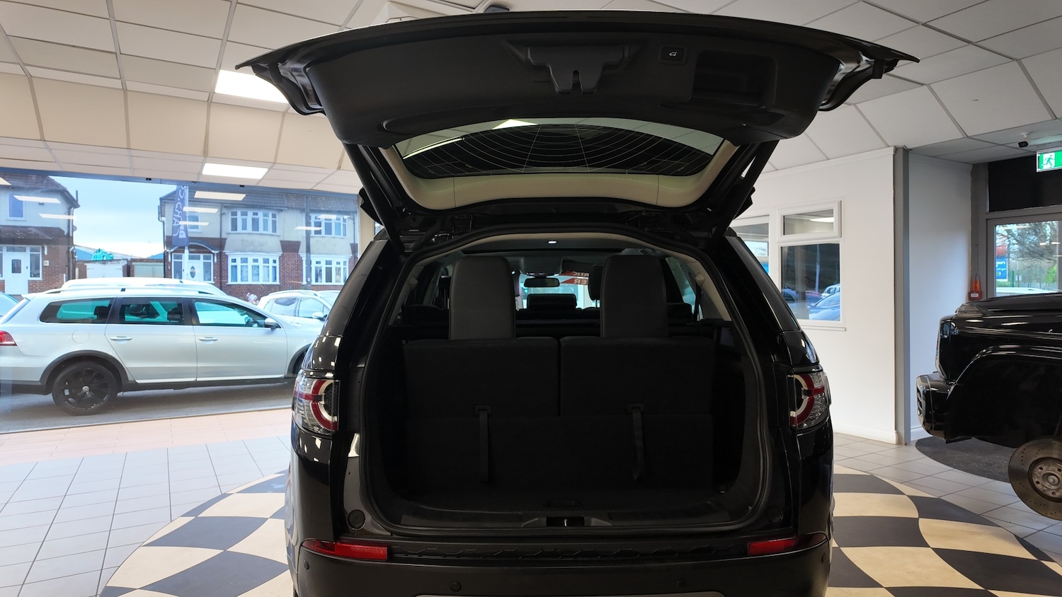 Used Land Rover Discovery Sport 2017 for sale - 76903813: Photo 28