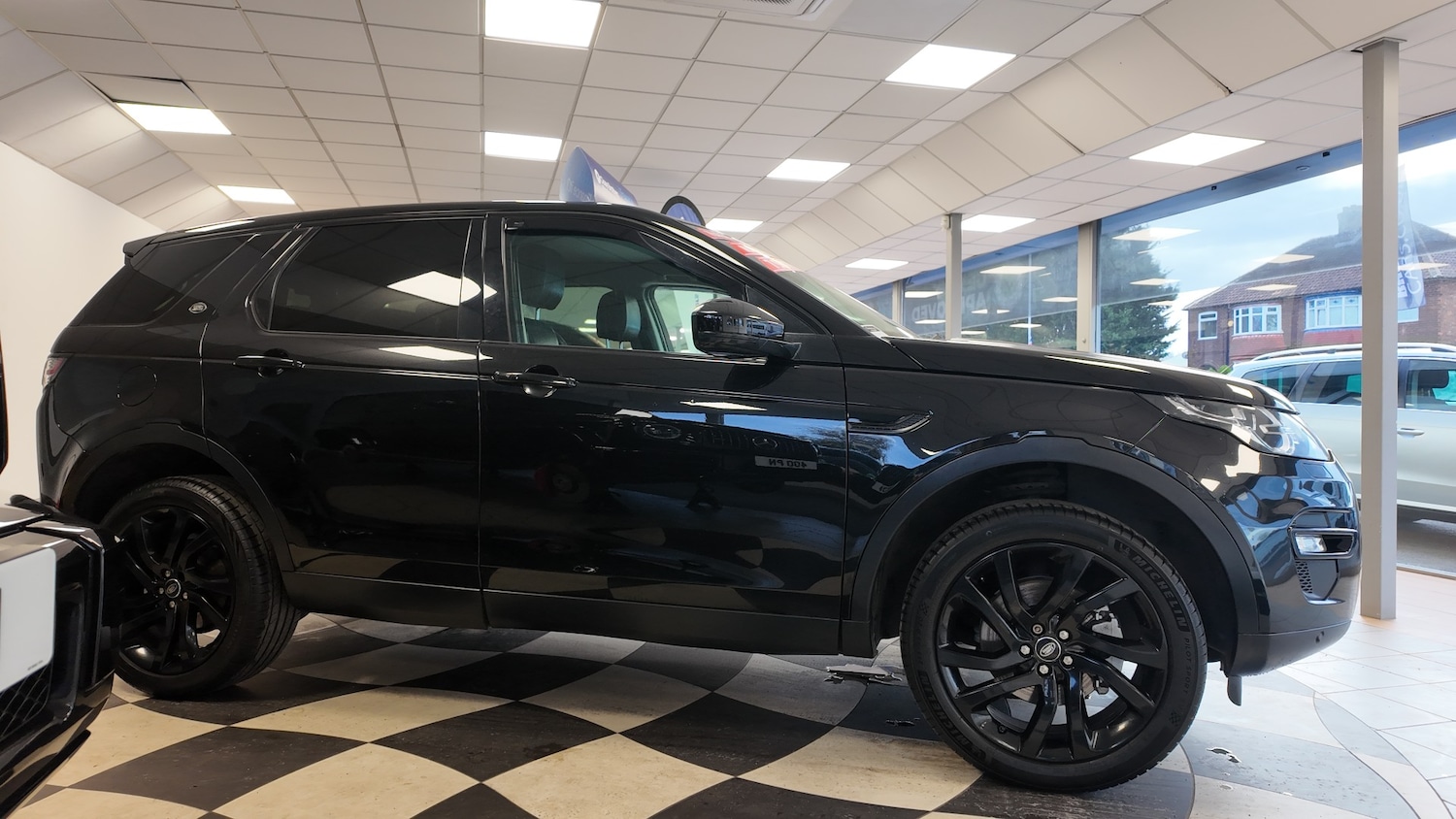 Used Land Rover Discovery Sport 2017 for sale - 76903813: Photo 6