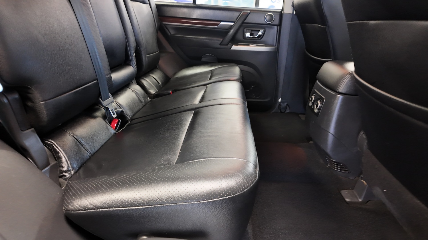 Used Mitsubishi Shogun 2013 for sale - 76504605: Photo 24