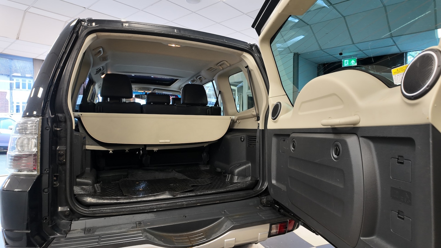 Used Mitsubishi Shogun 2013 for sale - 76504605: Photo 27