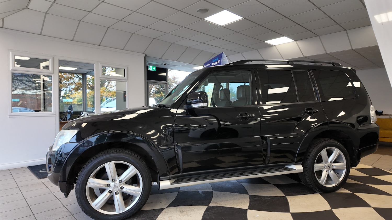 Used Mitsubishi Shogun 2013 for sale - 76504605: Photo 4