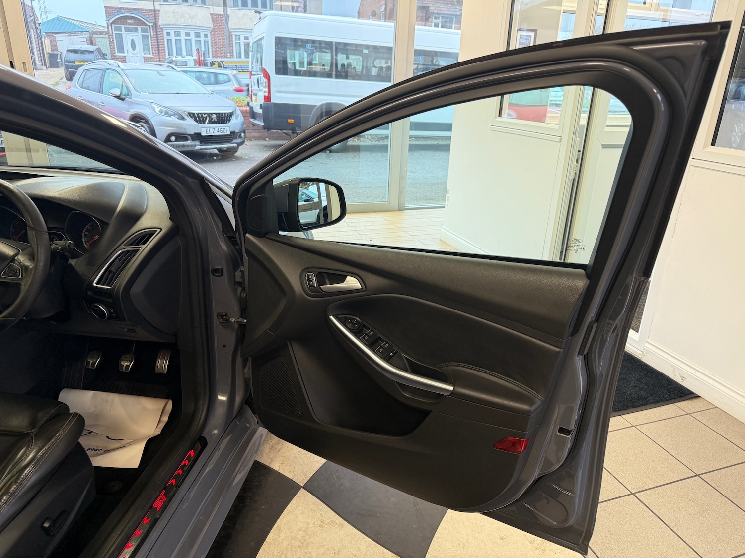 Used Ford Focus 2017 for sale - 76502834: Photo 19