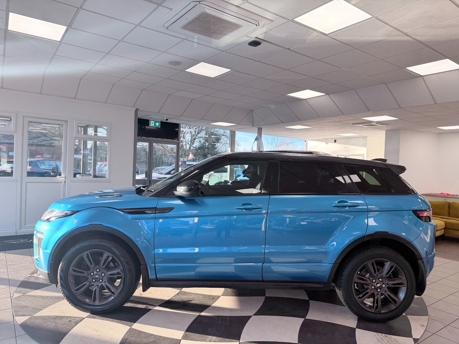Used Land Rover Range Rover Evoque 2017 for sale - 77125870: Photo 4