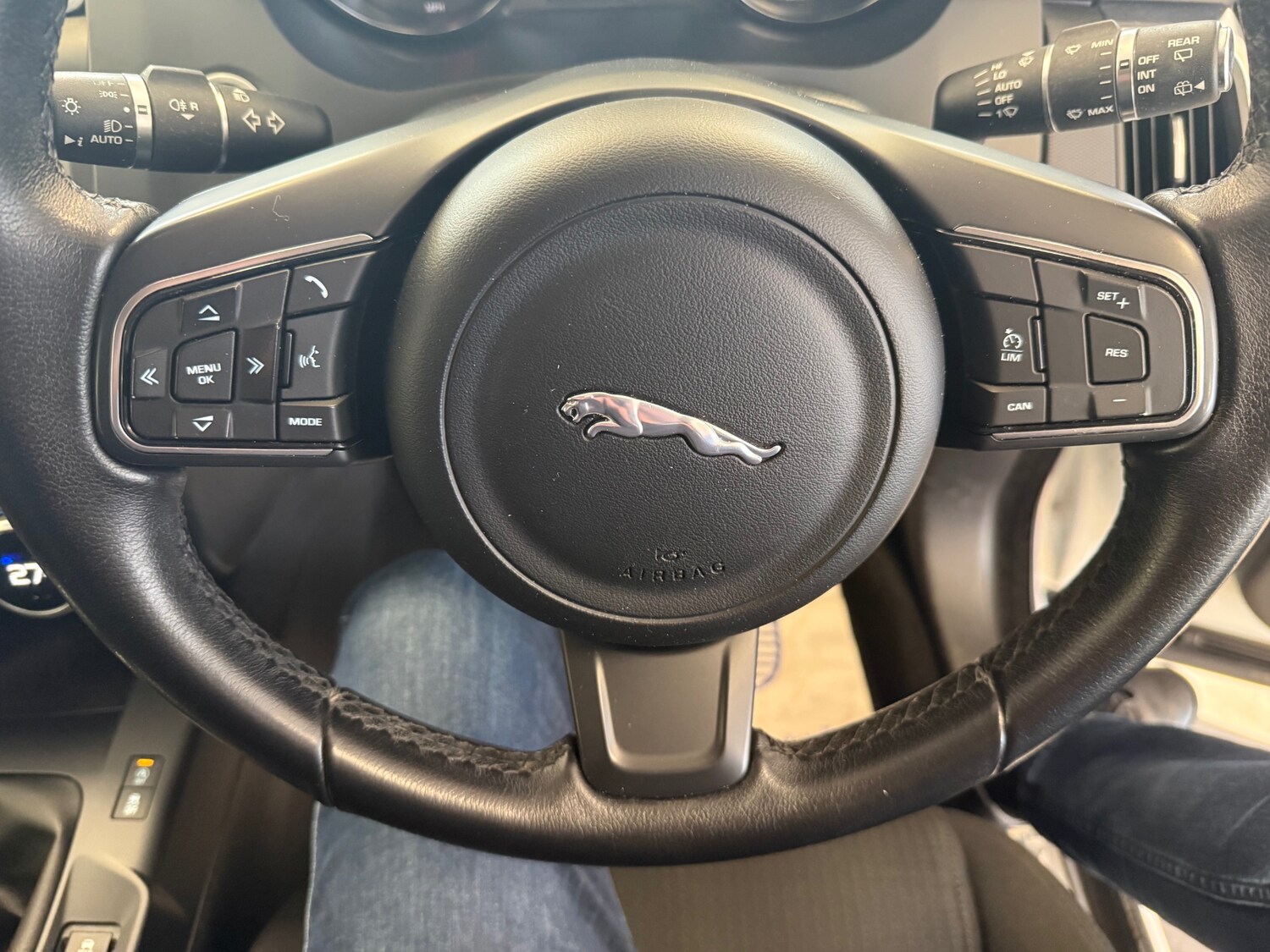 Used Jaguar E-Pace 2018 for sale - 77945260: Photo 25