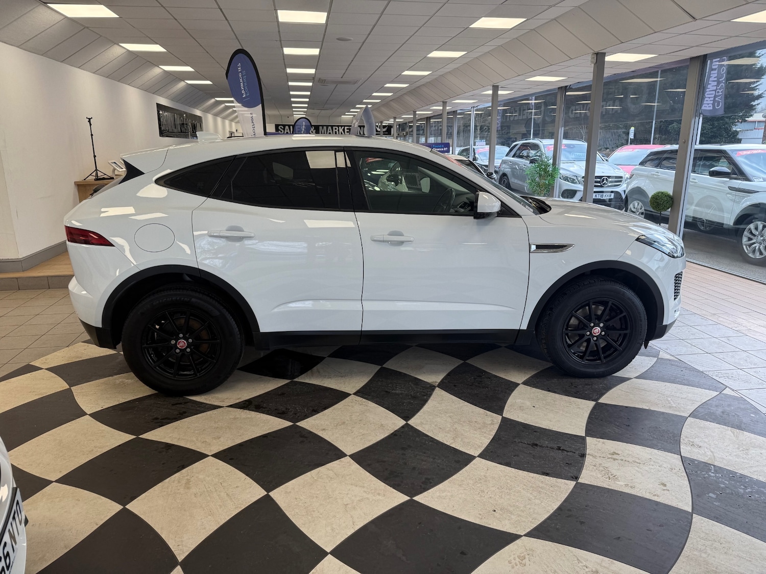 Used Jaguar E-Pace 2018 for sale - 77945260: Photo 4