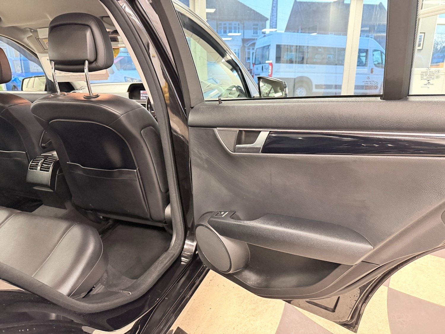 Used Mercedes-Benz C Class 2013 for sale - 77224929: Photo 31