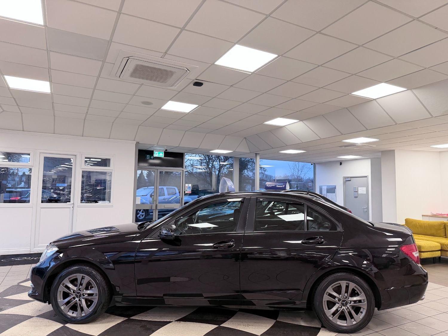 Used Mercedes-Benz C Class 2013 for sale - 77224929: Photo 4