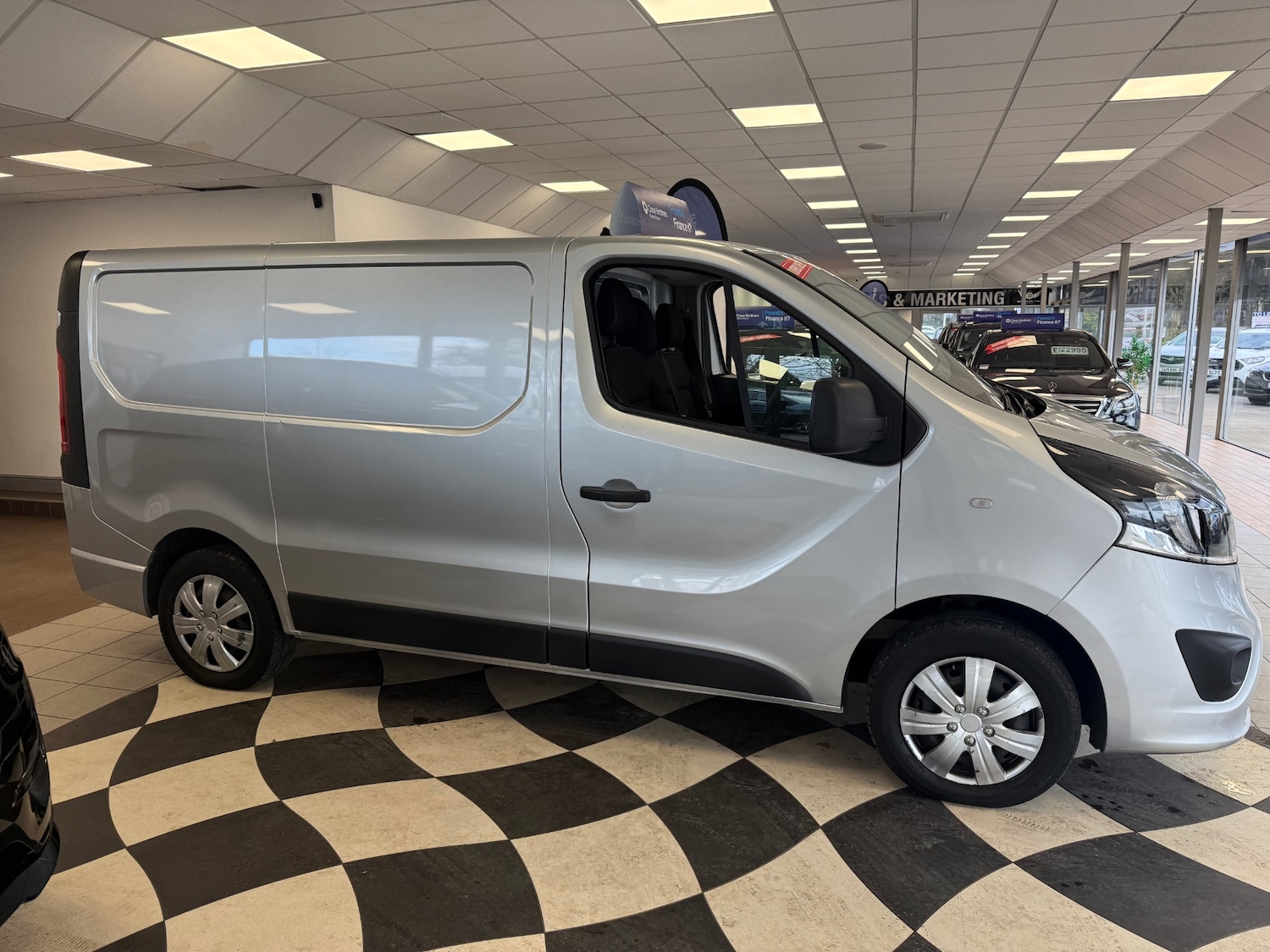 Used Vauxhall Vivaro 2018 for sale - 77689498: Photo 8