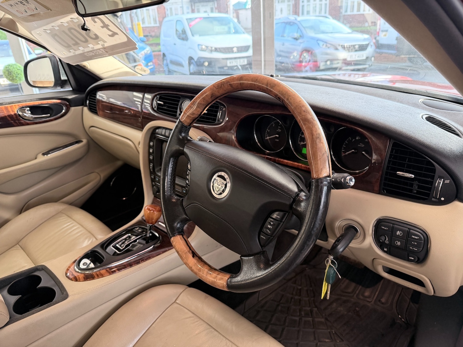 Used Jaguar XJ 2009 for sale - 77220329: Photo 13