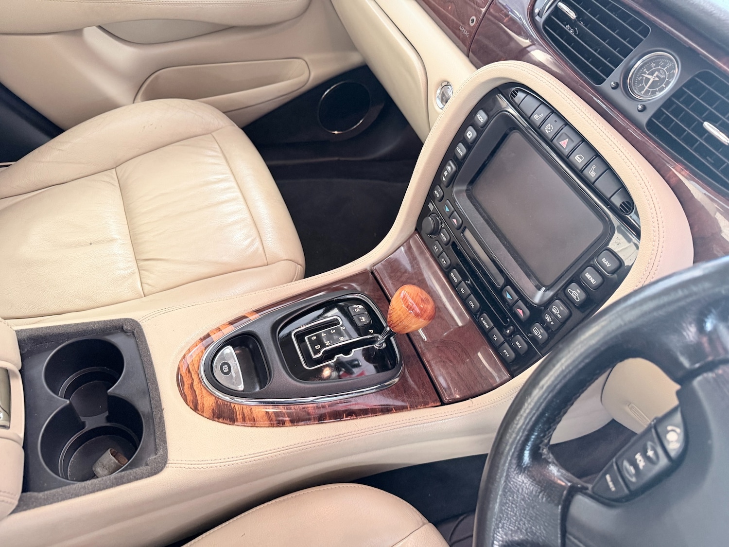 Used Jaguar XJ 2009 for sale - 77220329: Photo 14