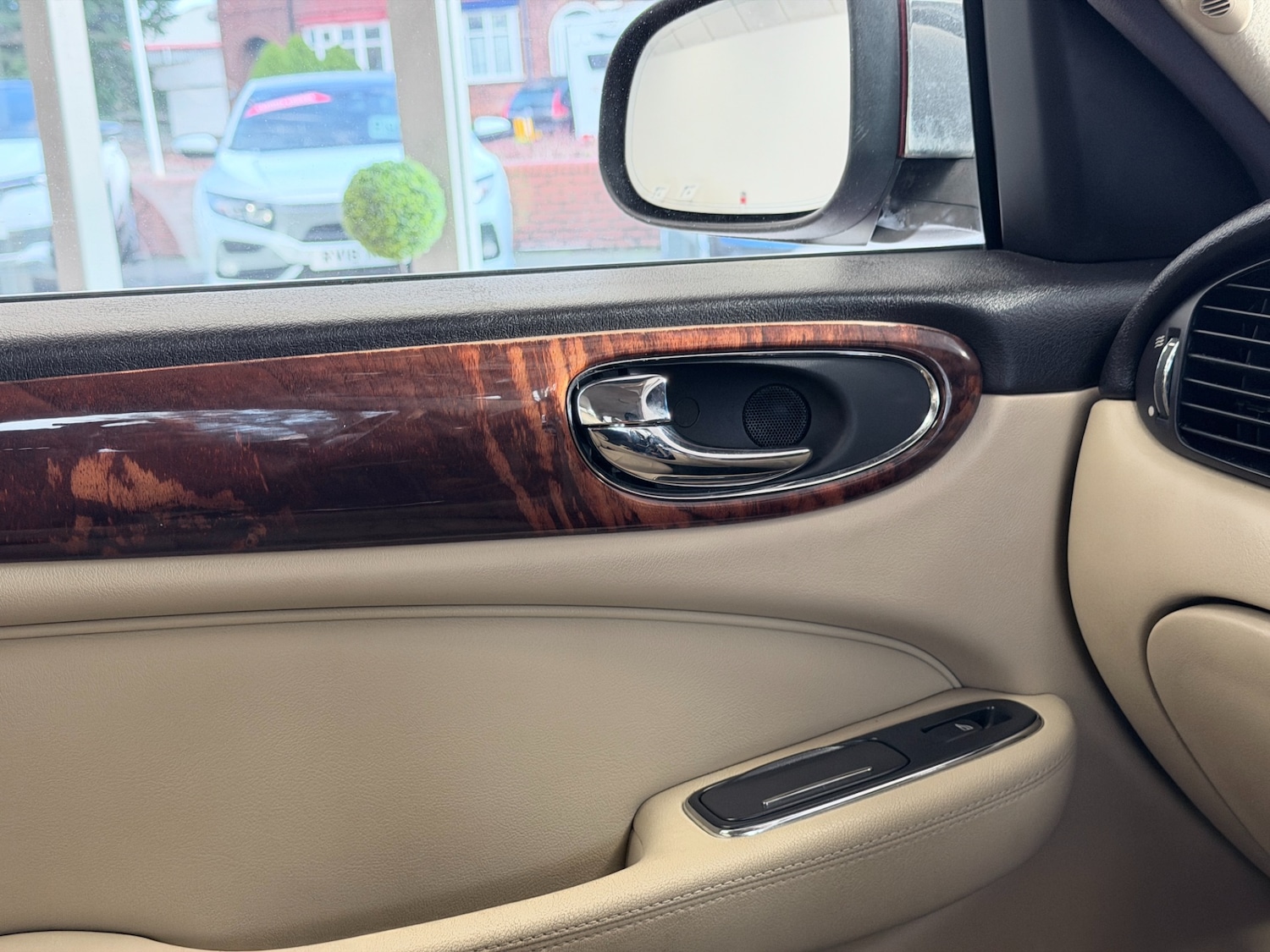 Used Jaguar XJ 2009 for sale - 77220329: Photo 18