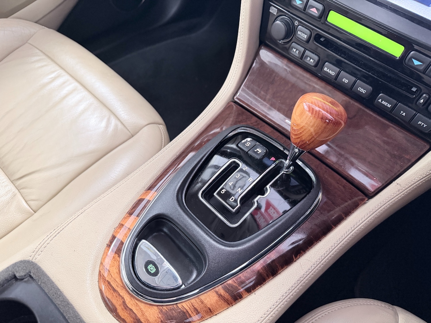 Used Jaguar XJ 2009 for sale - 77220329: Photo 19