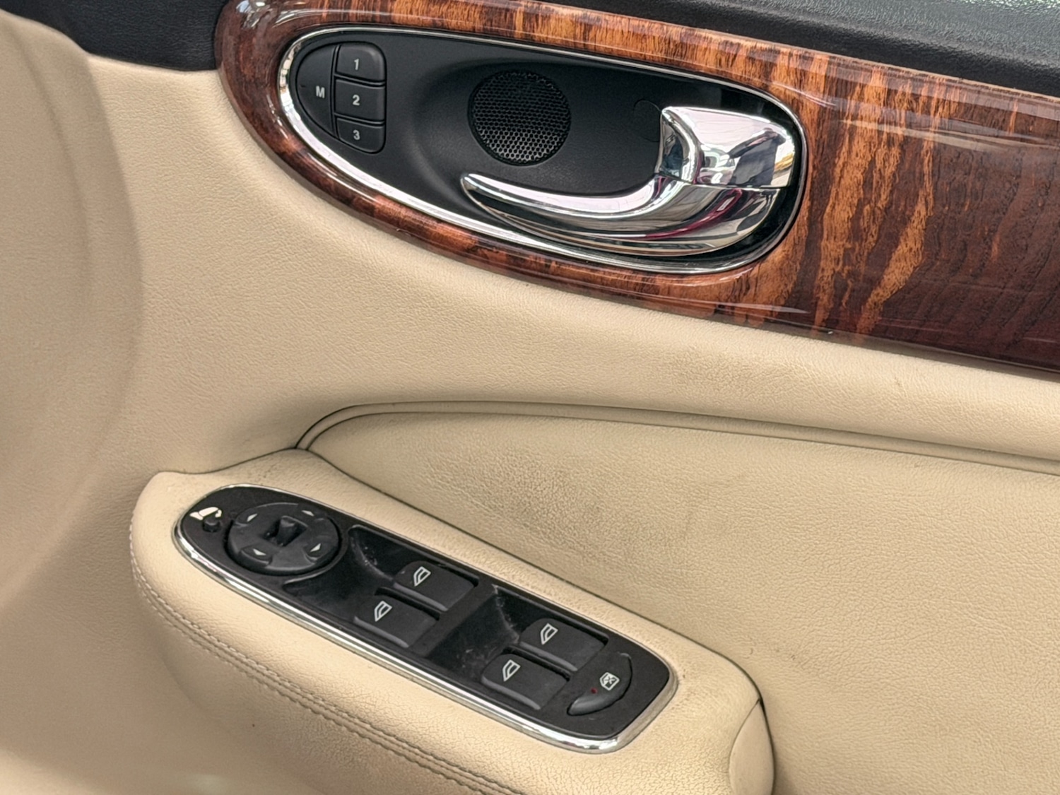 Used Jaguar XJ 2009 for sale - 77220329: Photo 25