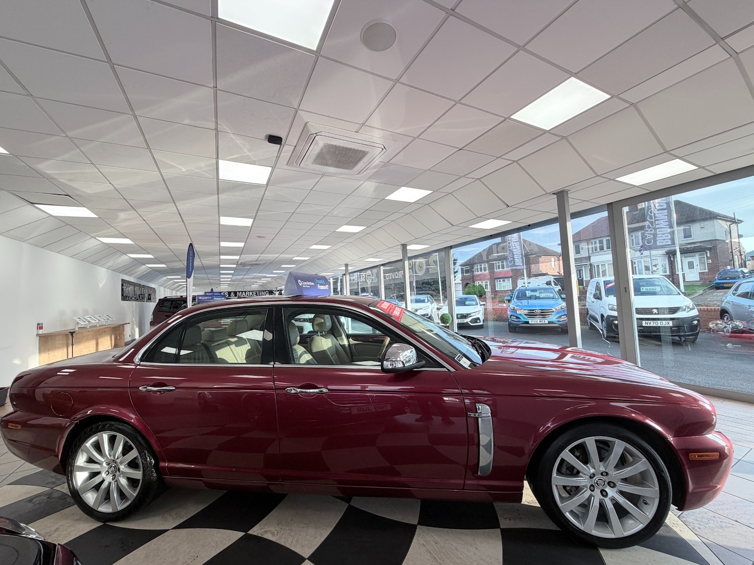 Used Jaguar XJ 2009 for sale - 77220329: Photo 6