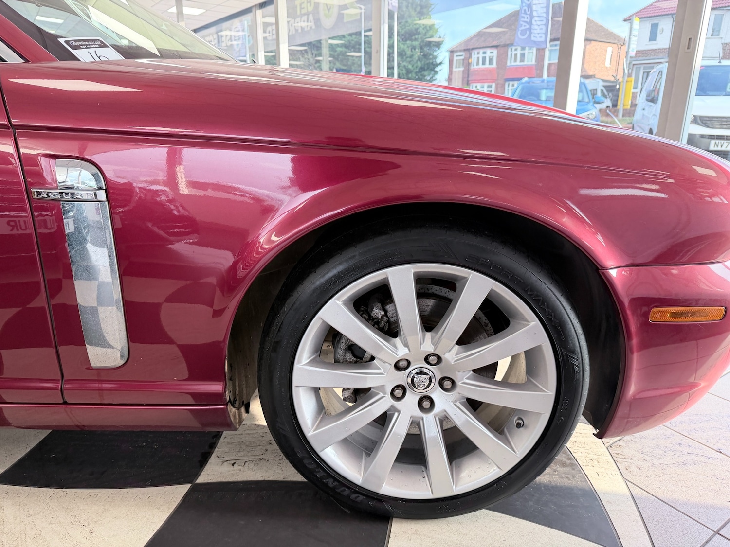 Used Jaguar XJ 2009 for sale - 77220329: Photo 7