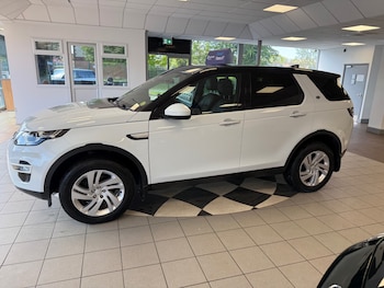 Used Land Rover Discovery Sport 2017 for sale - 78342093: Photo