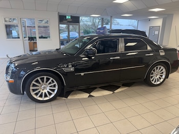 Used Chrysler 300C 2010 for sale - 77516647: Photo