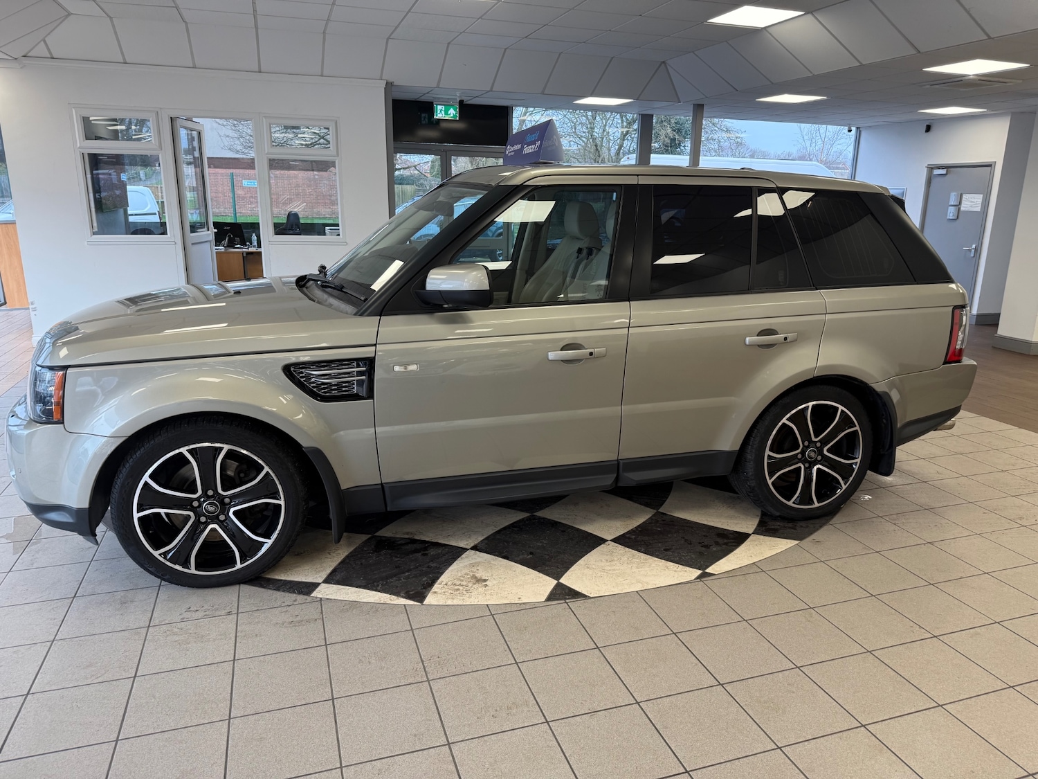 Used Land Rover Range Rover Sport 2013 for sale - 77700797: Photo 4