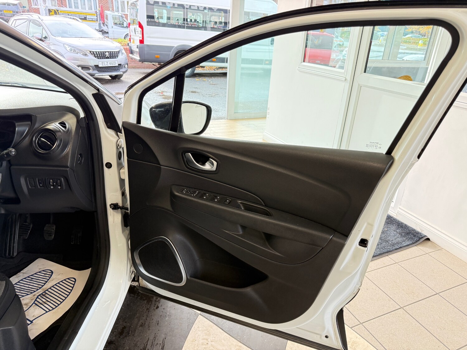 Used Renault Captur 2018 for sale - 76436254: Photo 10