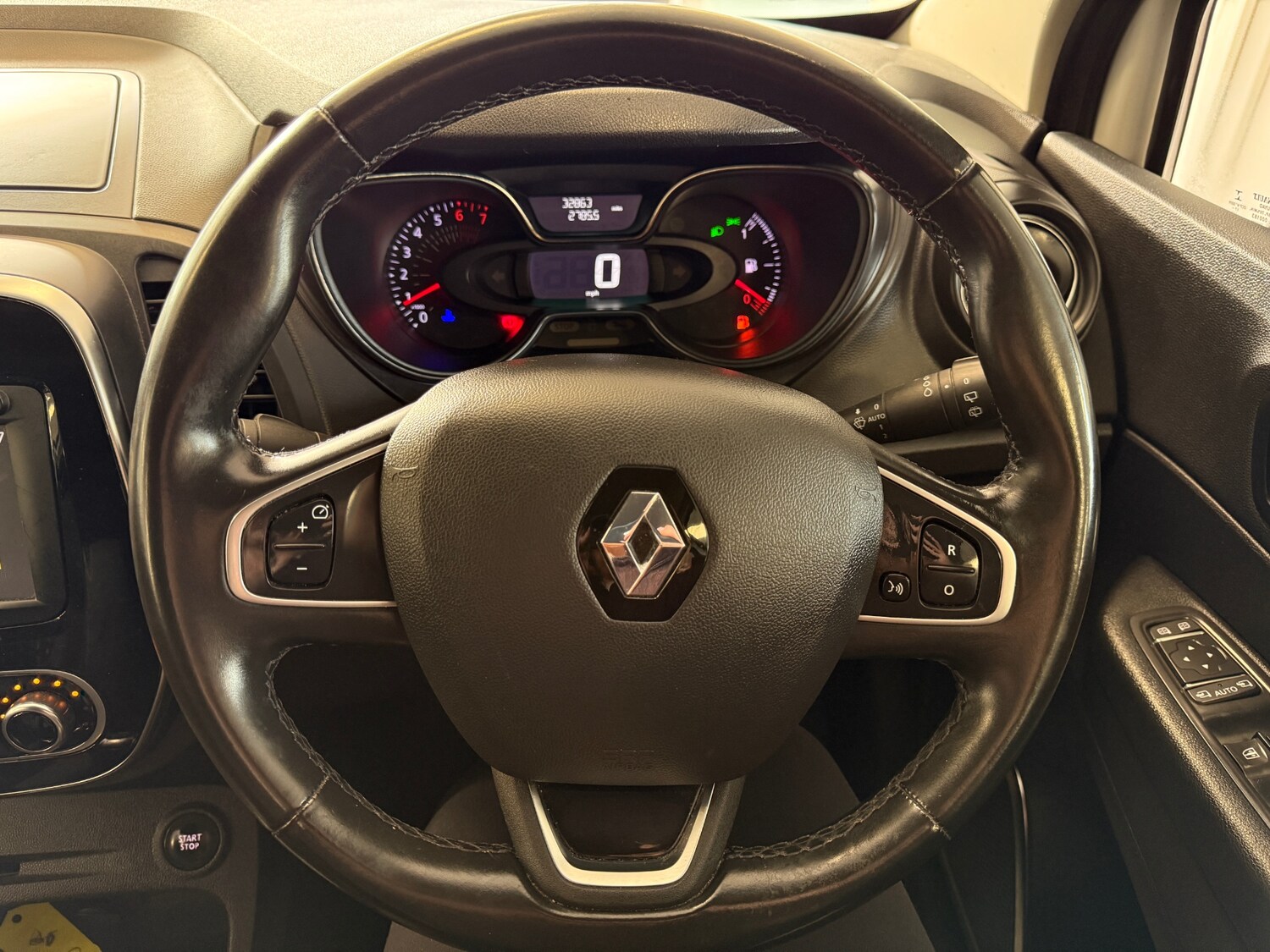 Used Renault Captur 2018 for sale - 76436254: Photo 16