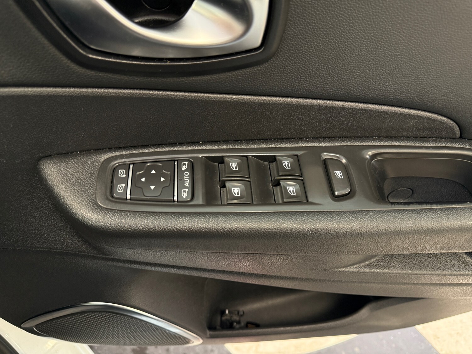 Used Renault Captur 2018 for sale - 76436254: Photo 17